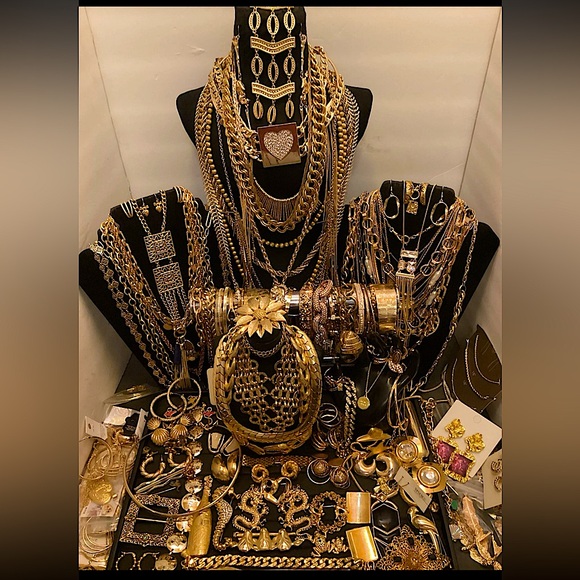 ⚜️ 2.5 LB Gold & Silver Vintage Retro Jewelry Lot | Curated Unsearched Bulk ⚜️ - Picture 6 of 7